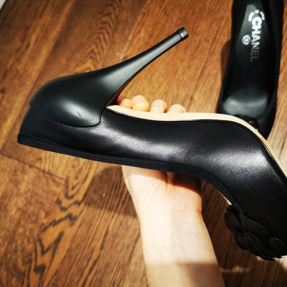 Chanel Camellia Pumps - Picture 5 of 10